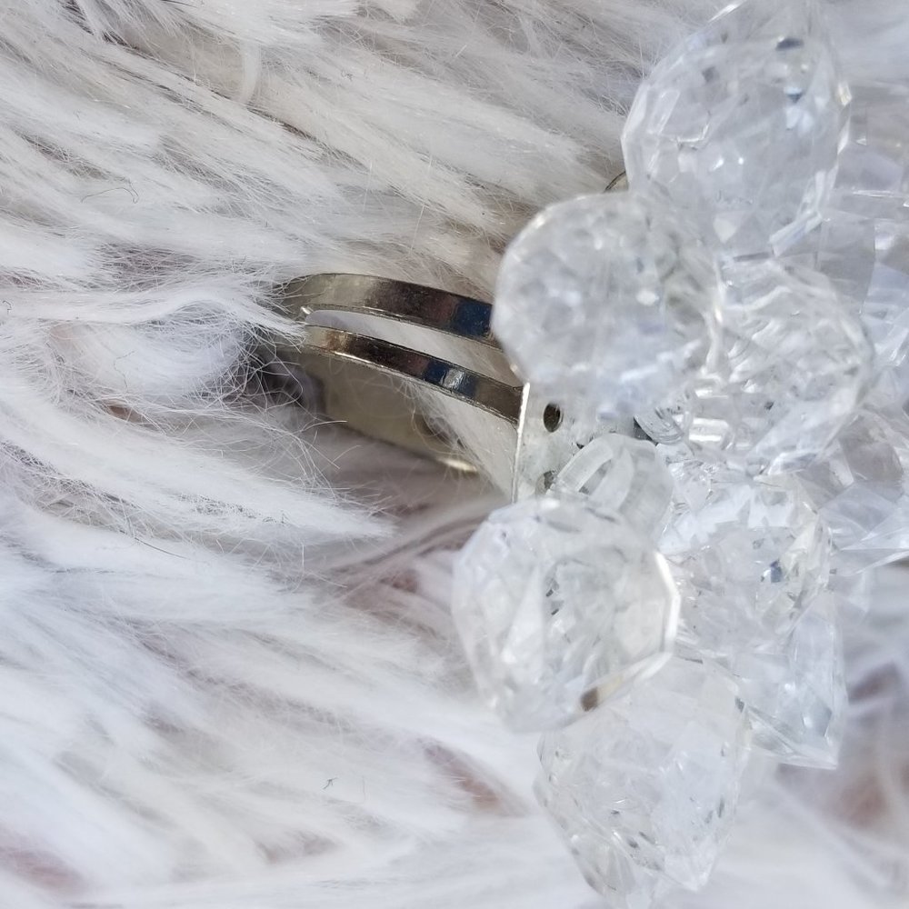 3 Flower Fashion Rings - Picture 2 of 9